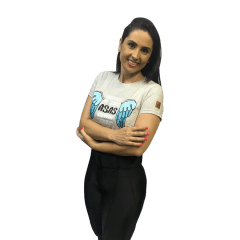Camiseta Cristã - Debaixo suas asas estou seguro Camiseta Cristã - Debaixo suas asas estou seguro